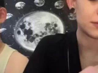 nimmuns2's Live Sex Cam Show