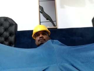 le modèle elcaballeronegro est en webcam porno dans un show sur le site camsoda, il possède les tags suivants: black hair,brown eyes,cock rating,facial,gape,handjob,muscular,orgasm,smoking,tattoos,hd
