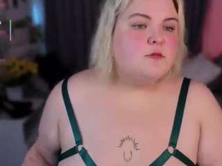 ellabigbaby Live Webcam on CamSoda
