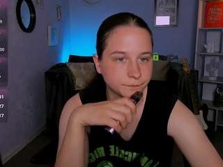 laura-queen Live Webcam on CamSoda