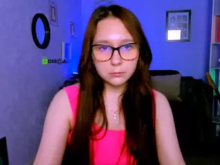 laura-queen's Live Sex Cam Show