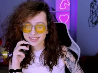laura-queen's Live Sex Cam Show