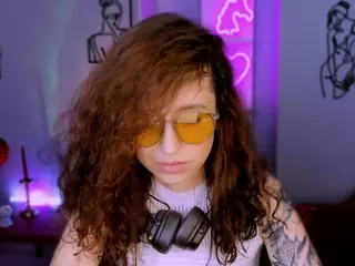 laura-queen's Live Sex Cam Show