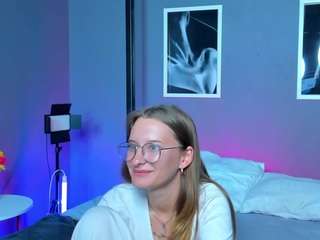 maryyy-may's CamSoda show and profile