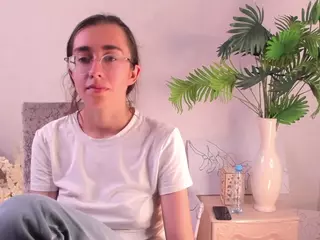 OdetteBooby's Live Sex Cam Show
