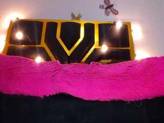 brunetelia-sexx Live Webcam on CamSoda