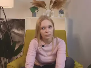 GlennaHartford's Live Sex Cam Show