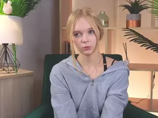 GlennaHartford's Live Sex Cam Show