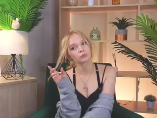 GlennaHartford's Live Sex Cam Show