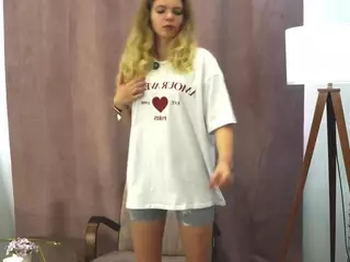 PrimroseEast's Live Sex Cam Show