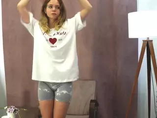 PrimroseEast's Live Sex Cam Show