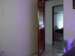 le modèle samymelo est en webcam porno dans un show sur le site camsoda, il possède les tags suivants: bbc,big cock,black hair,brown eyes,cumshot,dirty talk,flat chested,lean,orgasm,tease,hd