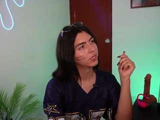 samymelo's CamSoda show and profile