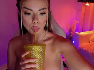 SerraVonde's Live Sex Cam Show