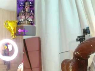 le modèle yashiraahot est en webcam porno dans un show sur le site camsoda, il possède les tags suivants: ahegao,anal,toys,tattoos,smoking,red hair,nipple piercings,milf,middle aged,mature,lovense,genital piercings,fuck machine,fingering,facial piercings,drinking,double penetration,brown eyes,athletic,big tits