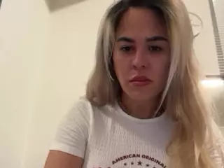 zoetaylorxxx's Live Sex Cam Show