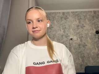 annisfitt's CamSoda show and profile