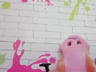 ariamoonn's CamSoda show and profile