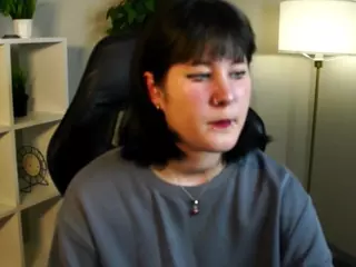 CweneHerrin's Live Sex Cam Show