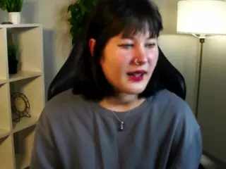 CweneHerrin's Live Sex Cam Show