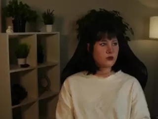 CweneHerrin's Live Sex Cam Show
