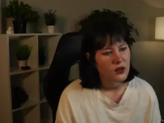 CweneHerrin's Live Sex Cam Show