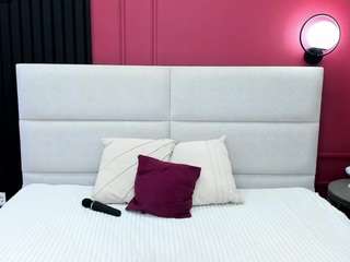 Live cam show with KimAsiann