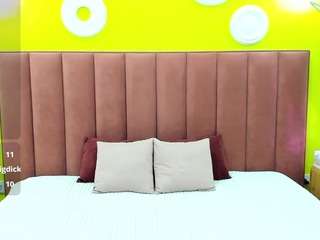 KimAsiann live cam preview