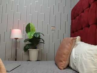 Live webcam model luecipher360 on Soda Cams