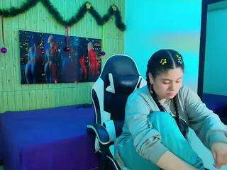 greiccy-19's CamSoda show and profile