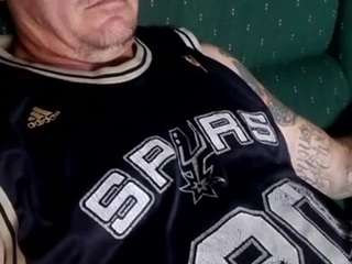 ilikehugeboobs361's profile image