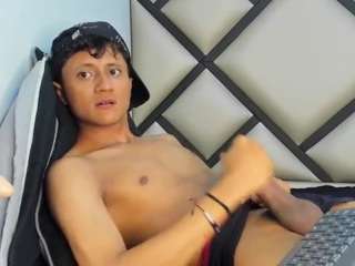Leo-hot23