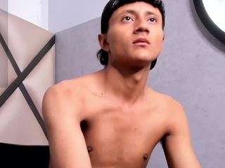 leo-hot23