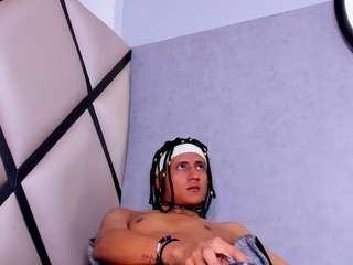  leo-hot23 chat room