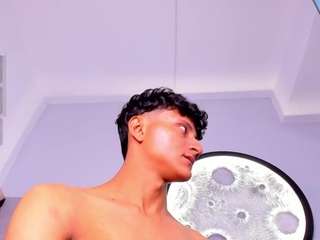 Leo-hot23