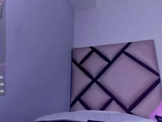 leo-hot23 webcam