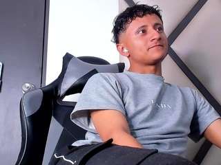 Leo-hot23