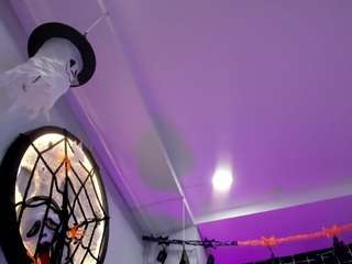 leo-hot23 webcam