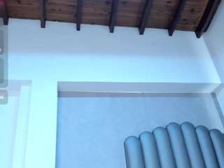 leo-hot23 webcam model