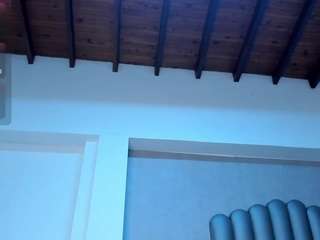 leo-hot23 webcam model