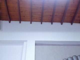 leo-hot23 webcam model