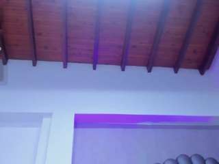 leo-hot23 webcam model