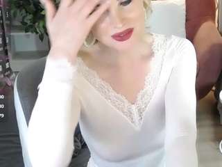 sandrakind's CamSoda show and profile