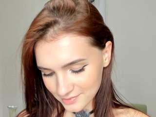 Synne-g1ows live webcam show