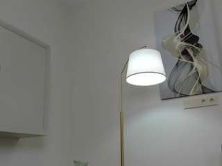 Synne-g1ows live webcam show