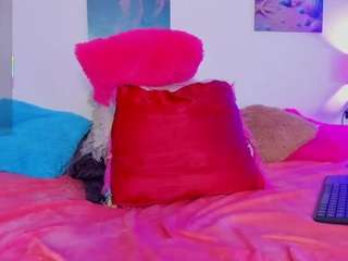 tyra-bankss's CamSoda show and profile