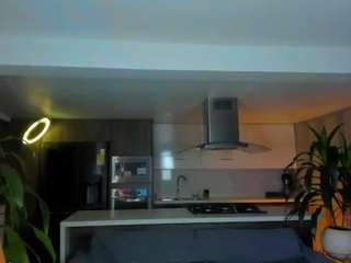 le modèle alaiaguerra est en webcam porno dans un show sur le site camsoda, il possède les tags suivants: anal toys,polish,korean,large tits,lean,milk prostate,mistress,muscular,no drinking,no smoking,orgasm,portuguese,italian,roleplay,romanian,russian,self suck,smoking,spanish,spank