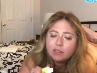 chunkycheeeks's Live Sex Cam Show