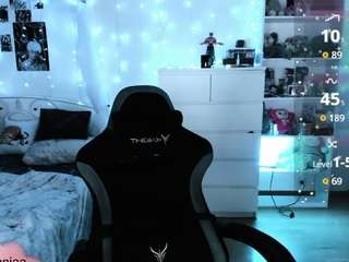 le modèle crystalsomnia est en webcam porno dans un show sur le site camsoda, il possède les tags suivants: ahegao,black hair,blowjob,brown eyes,dildo or vibrator,fingering,full nudity,no drinking,tattoos,thin,big tits,hd,squirt