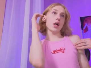 madi-snow Live Webcam on CamSoda